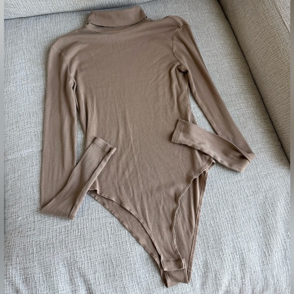 H&M Tops - H&M Tan ribbed Bodysuit